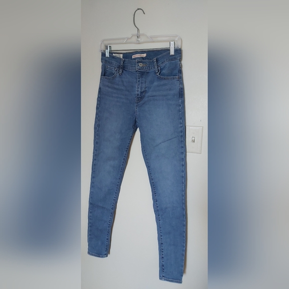 Levi's High Rise Jeans - Picture 3 of 9